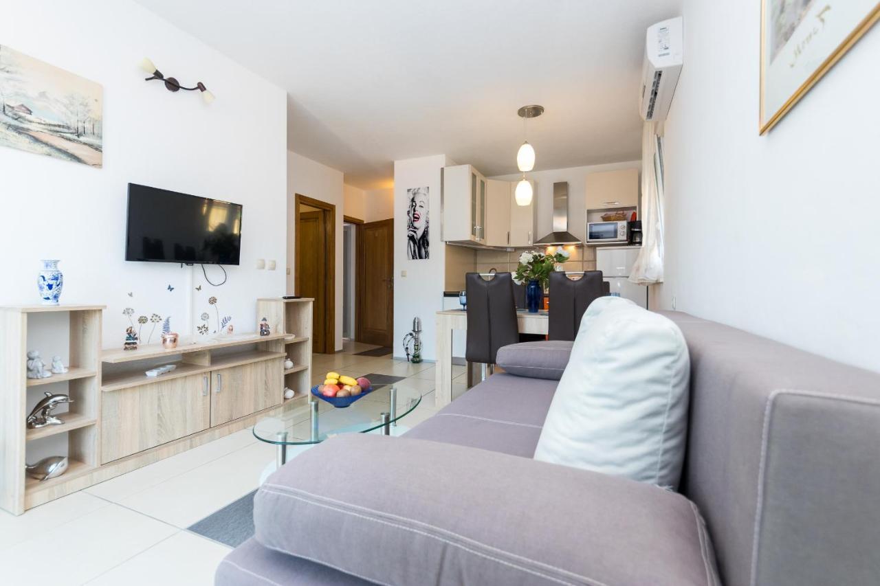 Apartments And Rooms With Parking Space Grebastica, Sibenik - 17831 ภายนอก รูปภาพ