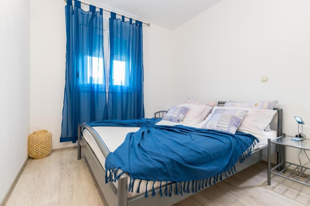 Apartments And Rooms With Parking Space Grebastica, Sibenik - 17831 ภายนอก รูปภาพ