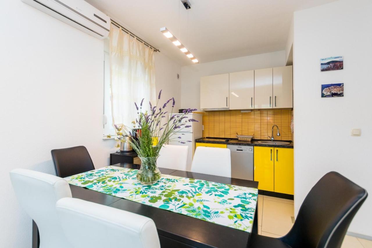 Apartments And Rooms With Parking Space Grebastica, Sibenik - 17831 ภายนอก รูปภาพ