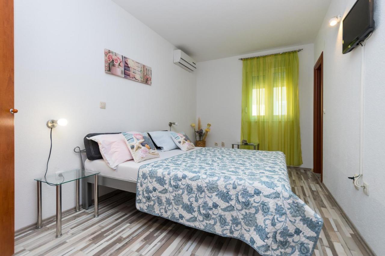 Apartments And Rooms With Parking Space Grebastica, Sibenik - 17831 ภายนอก รูปภาพ