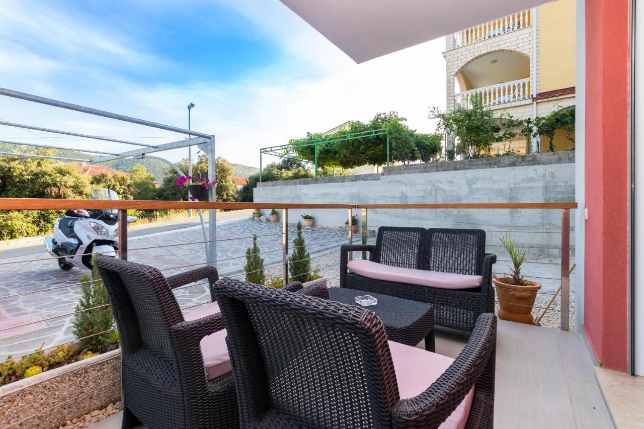 Apartments And Rooms With Parking Space Grebastica, Sibenik - 17831 ภายนอก รูปภาพ