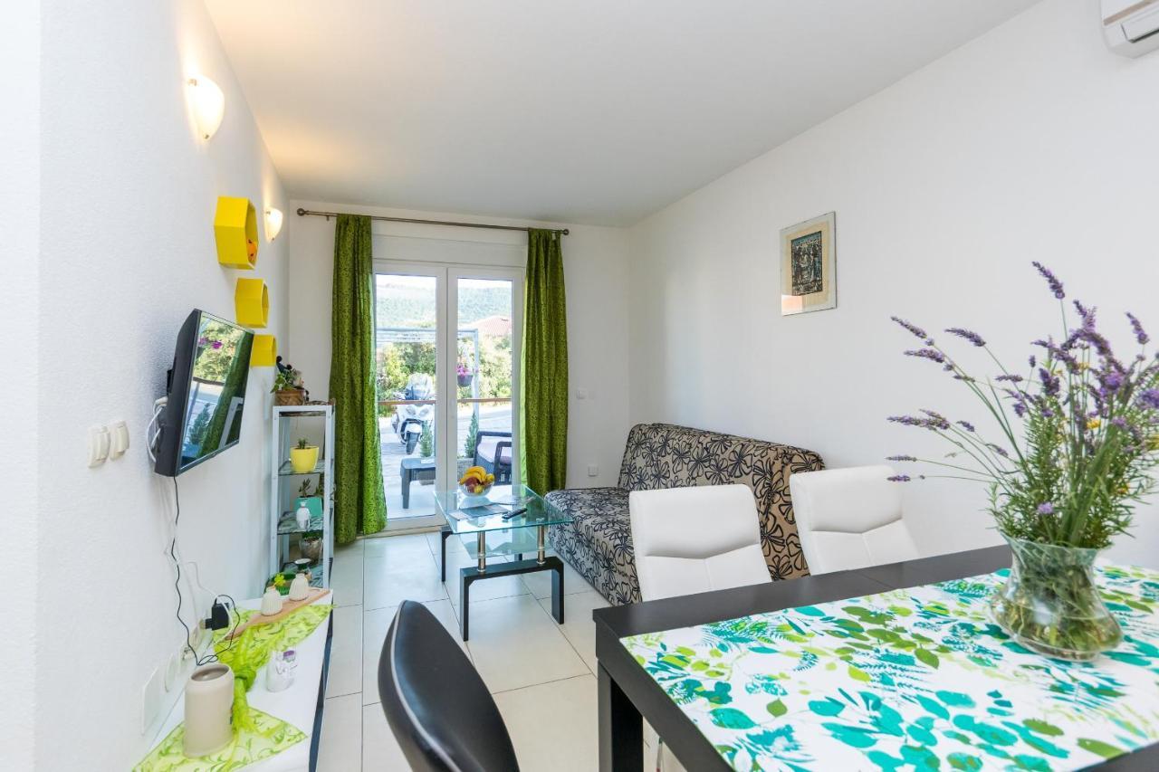 Apartments And Rooms With Parking Space Grebastica, Sibenik - 17831 ภายนอก รูปภาพ
