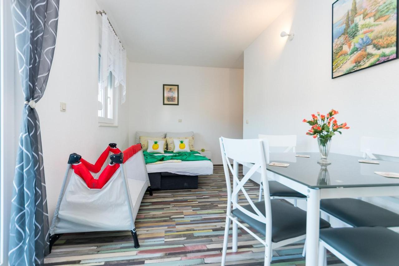 Apartments And Rooms With Parking Space Grebastica, Sibenik - 17831 ภายนอก รูปภาพ